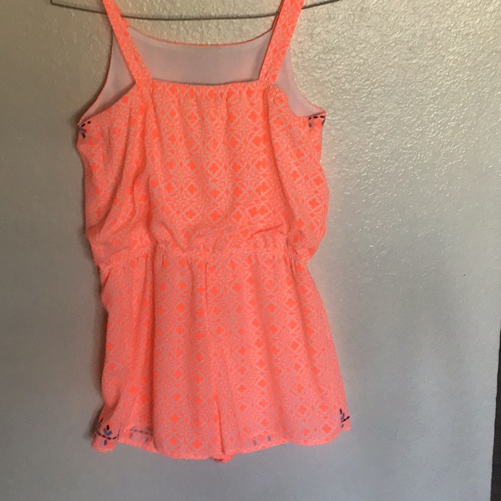 Romper - Picture 2 of 4
